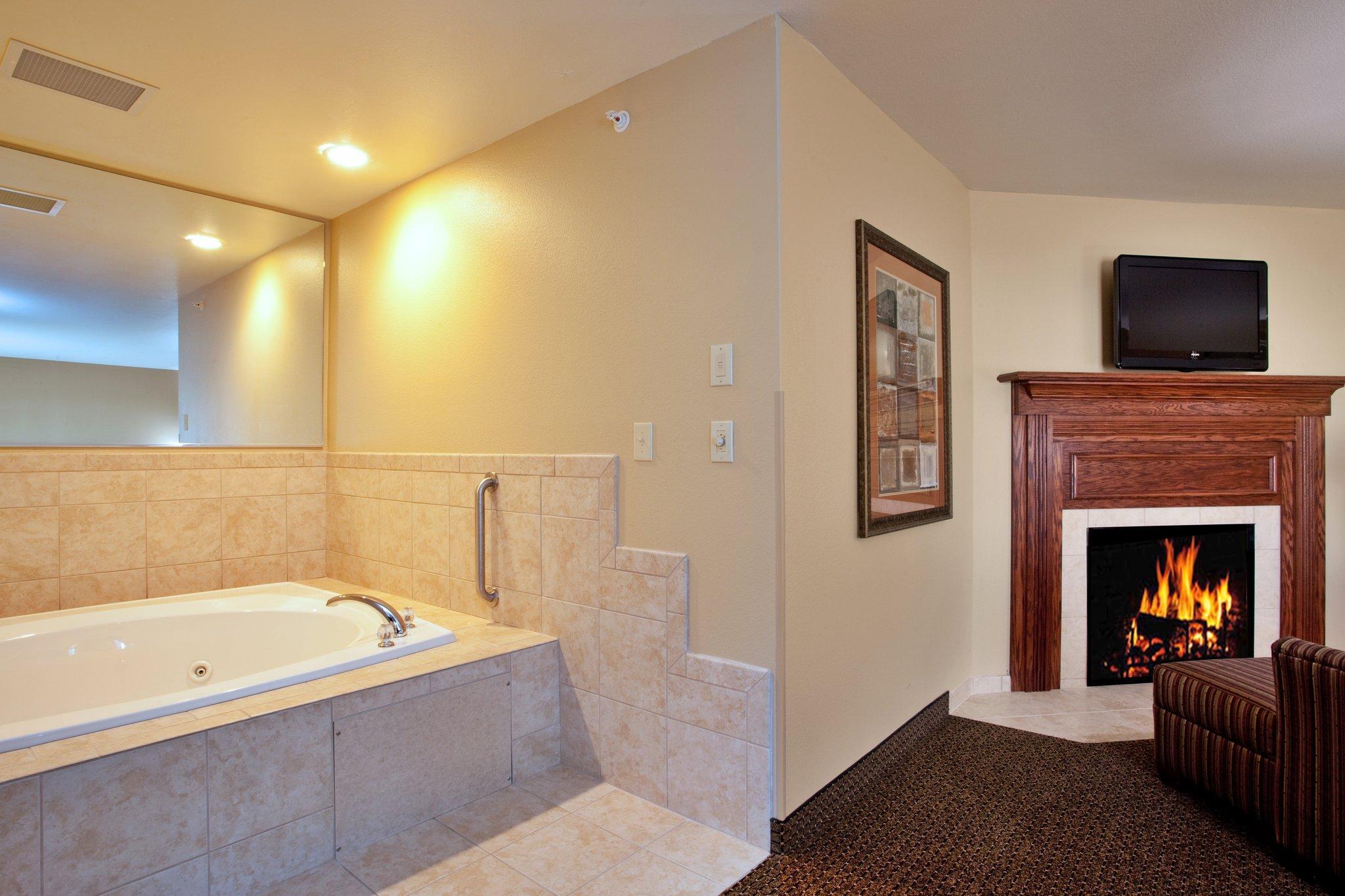 Holiday Inn Express Hotel & Suites Lewisburg By Ihg Exterior foto
